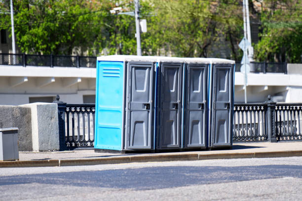 Porta potty delivery and setup in Hillcrest, CA